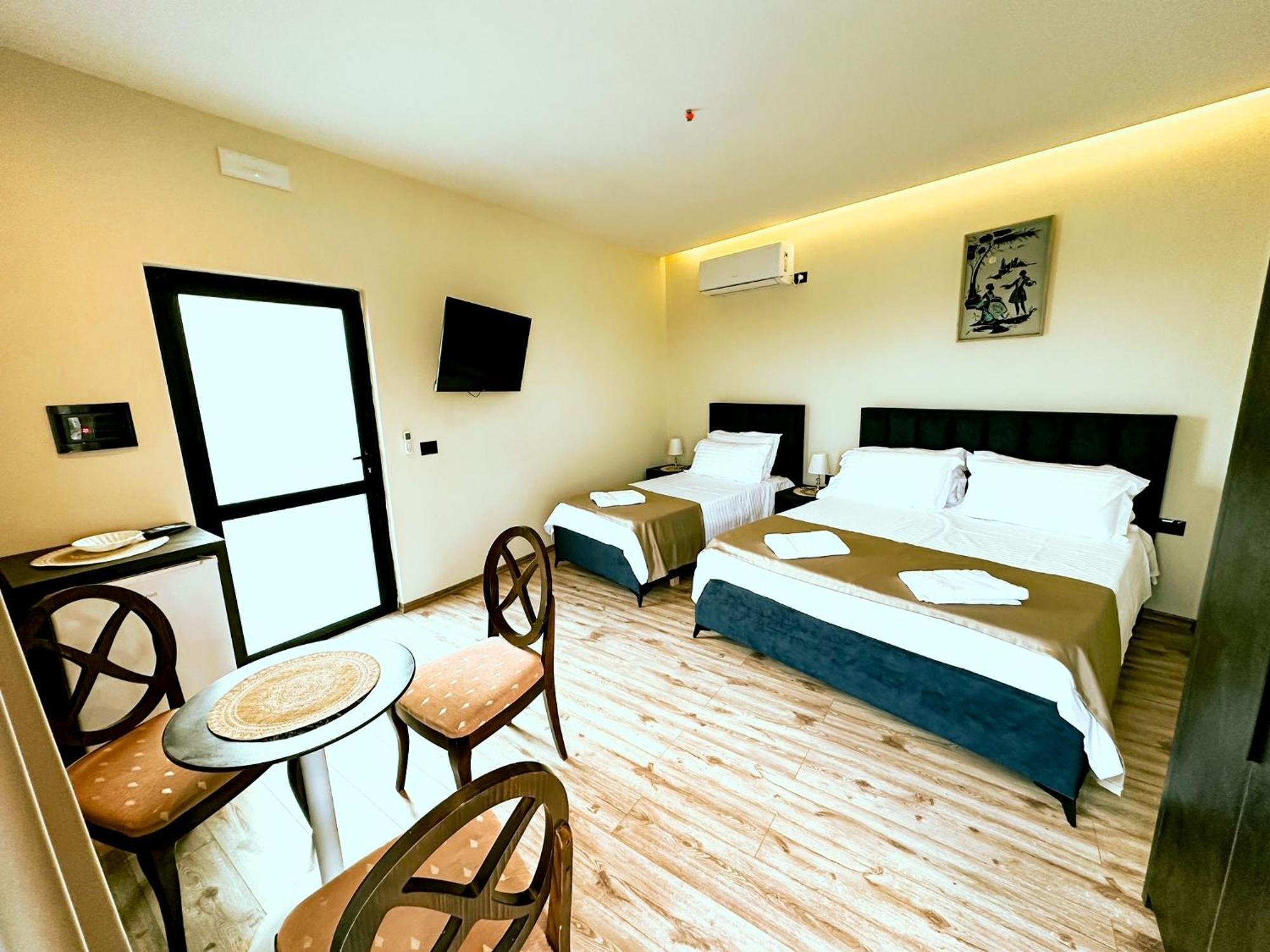 Hotel Iliria Shkoder Exterior photo